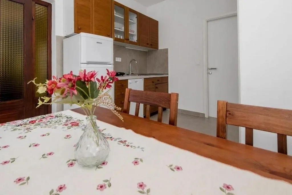 Apartments And Rooms By The Sea Palit, Rab - 24303 Rab Town