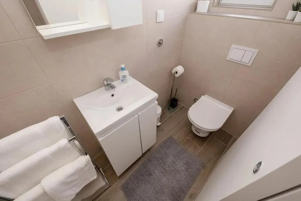 Apartments And Rooms By The Sea Palit, Rab - 24303 Rab Town