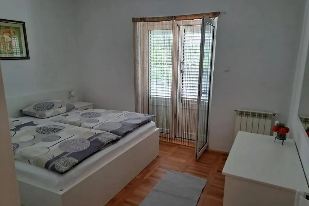 Apartments And Rooms By The Sea Palit, Rab - 24303 Rab Town