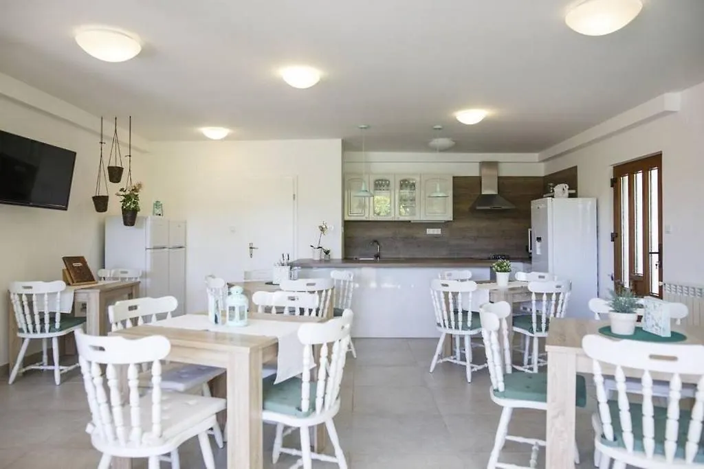 Apartments And Rooms By The Sea Palit, Rab - 24303 Rab Town