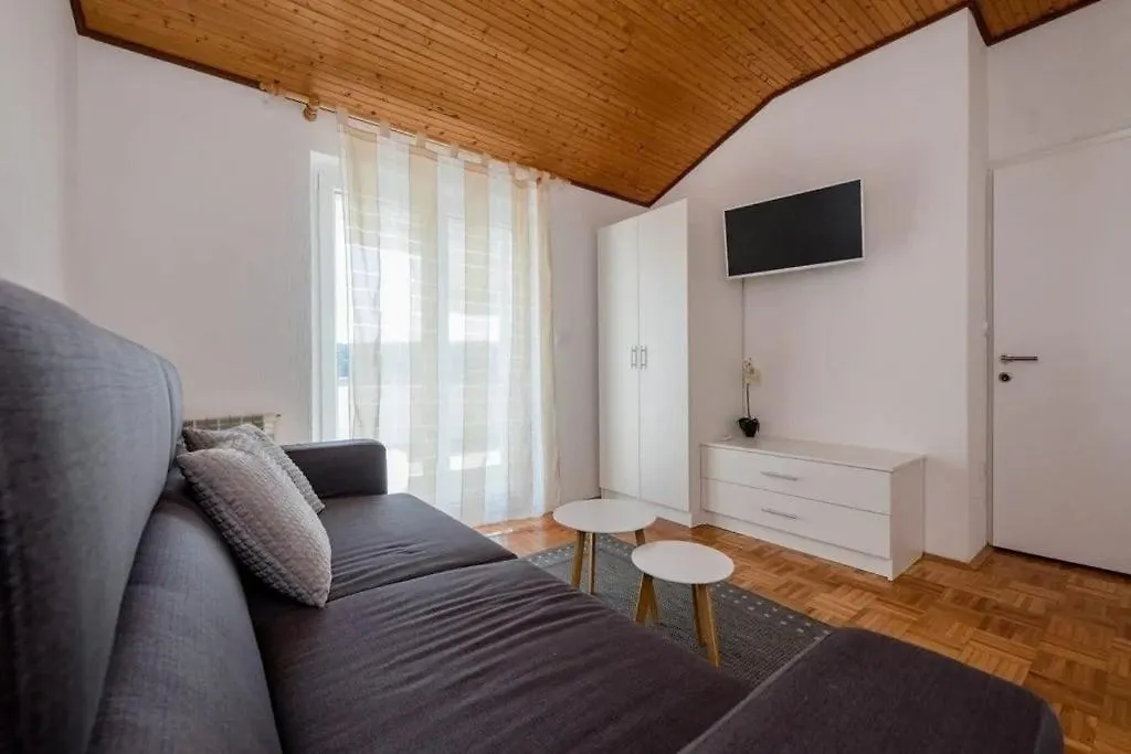 Apartments And Rooms By The Sea Palit, Rab - 24303 Rab Town 0*,